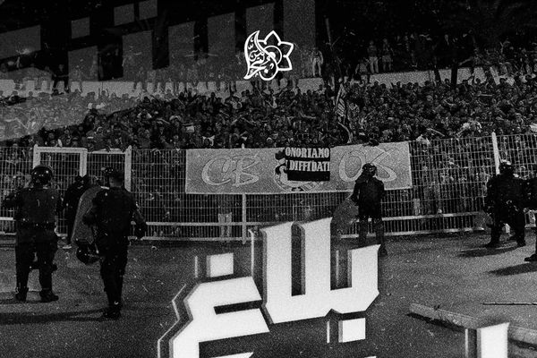 الكوكب المراكشي يشيد بجماهيره ويستنكر أحداث مباراة بركان