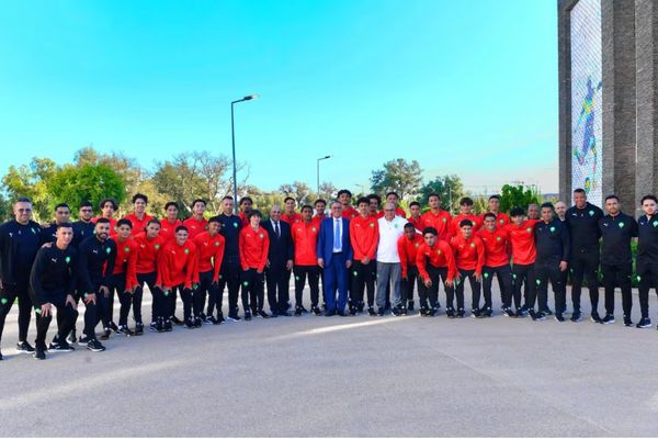 فوزي لقجع يحفّز أشبال الأطلس قبل "كان الفتيان" 2026 بالمغرب