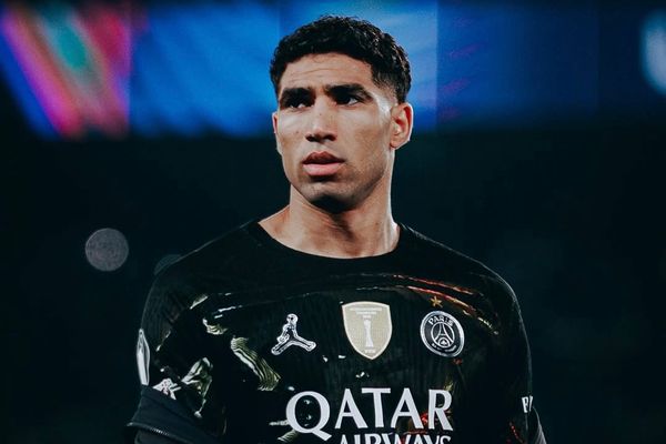 أشرف حكيمي يتربع على قائمة أعلى لاعبي باريس سان جيرمان أجرًا بعد ديمبيلي وماركينيوس